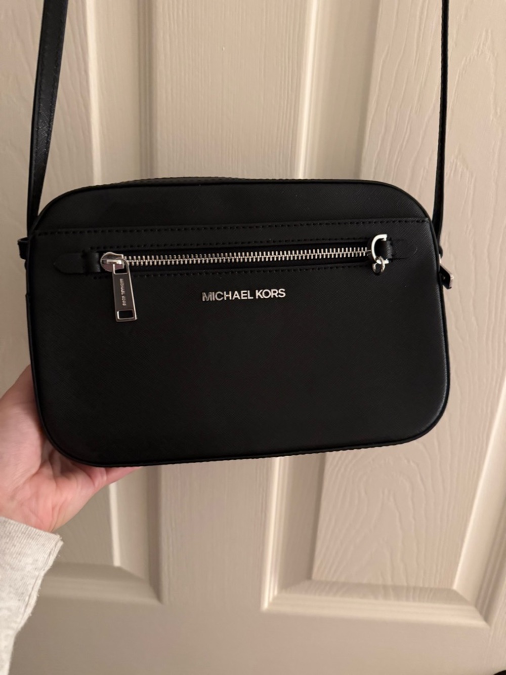 Michael Kors Black Jet Set Crossbody Shoulder Bag - Picture 4 of 9